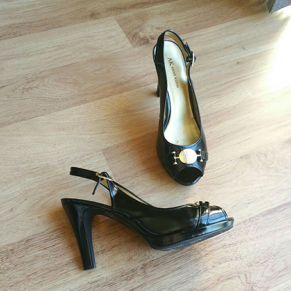 ANNE KLEIN peep toe sling back